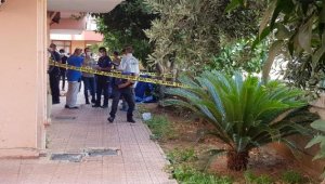 Dokuzuncu kattan önce bebeğini attı, sonra kendi atladı