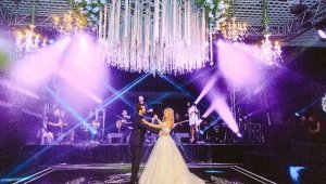 Düğünlerde havai fişeğin yerini ışık şovları aldı