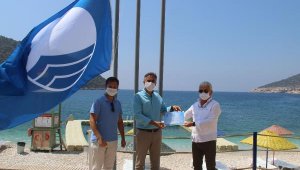 Finike Gökliman Plajı'na yeniden mavi bayrak