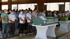 İntihar eden anne ile çatıdan attığı bebeği, son yolculuğa uğurlandı