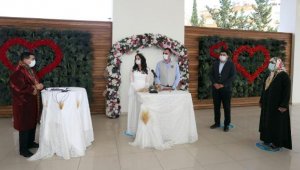 Kepez'de sosyal mesafeli nikah merasimi