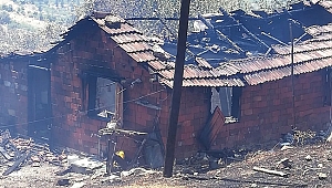 Kumluca'da ev yangını