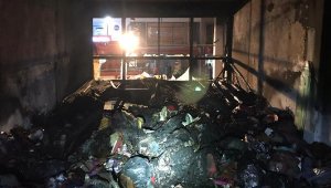 Mağaza, yangında kül oldu