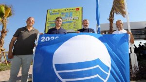 Manavgat'ta iki plaja mavi bayrak ödülü