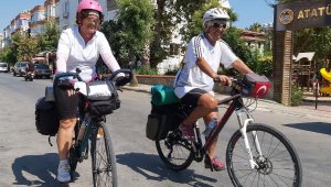 Meme kanserine dikkat çekmek için Mersin'den Alanya'ya pedal çevirdiler