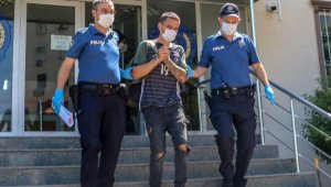 Popülerliği devam etsin diye evini yakmış