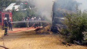 Saman yüklü kamyon küle döndü