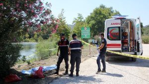 Serinlemek için girdiği ırmakta boğuldu