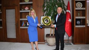 Akdeniz Üniversitesi'nde devir teslim