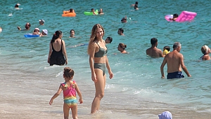 Alanya'da plajlara akın