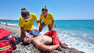 Antalya sahillerinde 'cankurtaran' mesai