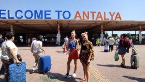 Antalya'da 65 bin turiste koronavirüs testi