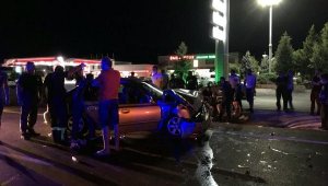 Antalya'da otomobille cip çarpıştı: 8 yaralı