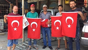 ANTBİRLİK'ten Türk bayraklı kutlama