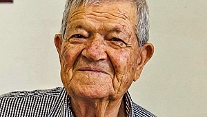 Eski başkan toprağa verildi