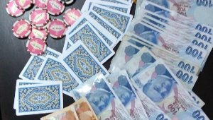 Kıraathaneye kumar baskını