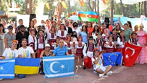 Parkta Ukrayna rüzgarı esti