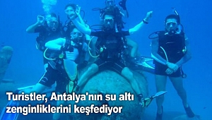Turistler, Antalya'nın su altı zenginliklerini keşfediyor