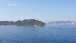 Türk fırkateyni yeniden Kaş'ta