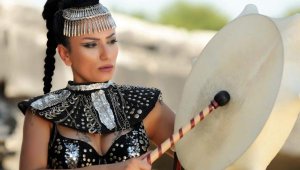 Yeliz Tek'ten Apollon Tapınağı'nda klip