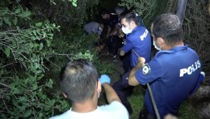 15 metrelik falezlerden düştü, sedyeye bağlanarak çıkarıldı