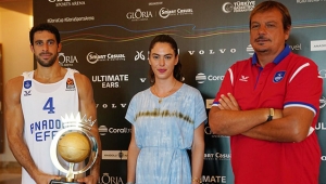 Anadolu Efes’ten  çifte şampiyonluk