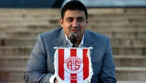 CANLI YAYINDA SÜRPRİZ