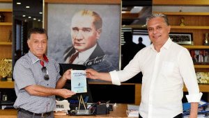 Başkan Uysal için şiir yazdı