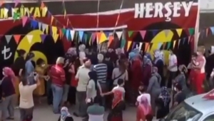 İndirimli satış koronavirüs ve sosyal mesafeyi unutturdu