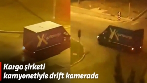 Kargo şirketi kamyonetiyle drift kamerada