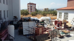  Malzemeler ortada kaldı