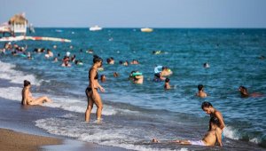 Sıcak hava ve yüksek nem sonrası sahiller doldu