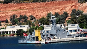 Türk hücumbotunun Kaş'taki bekleyişi sürüyor