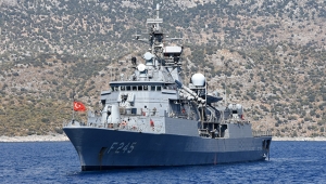 2 Türk fırkateyninin Demre'deki bekleyişi sürüyor