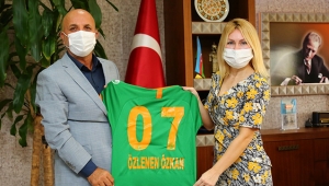 Çavuşoğlu'ndan tebrik ziyareti