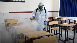 Konyaaltı'nda okullar 'Nanofob' ile dezenfekte ediliyor