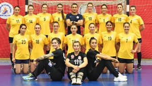 Melekler evinde sahaya çıkıyor