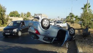 Minibüsle çarpışan otomobil takla attı