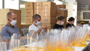 Muratpaşa siperlikli maske üretimi yeniden başladı