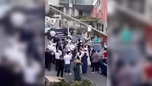 Sosyal mesafesiz düğün eğlencesi