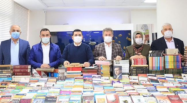 AK Parti'den 5 bin kitap bağışı