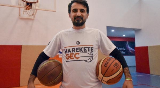 Çocukluk hayalini çocuklarla yaşıyor