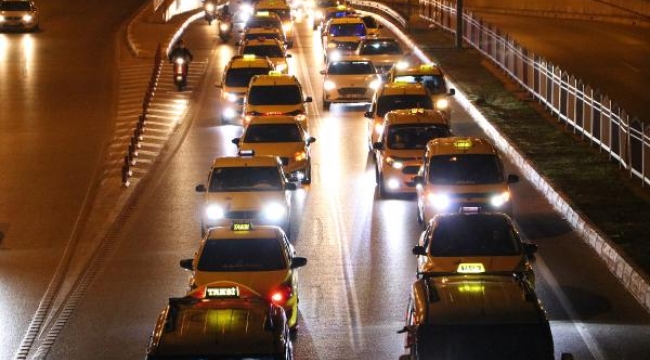 Antalya'da, taksicilerden Filistin'e destek konvoyu