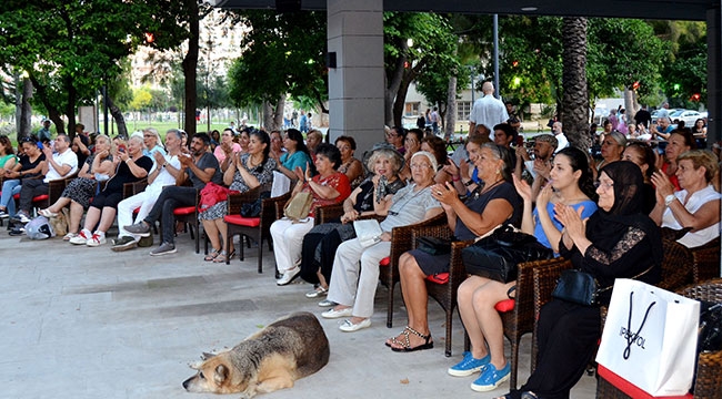Karaalioğlu Parkı'nda türkü konseri