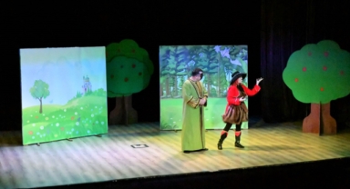 Minikler ’Çizmeli Kedi’yle eğlendi