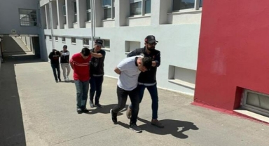 Adana'da 'torbacı' operasyonunda 2 tutuklama