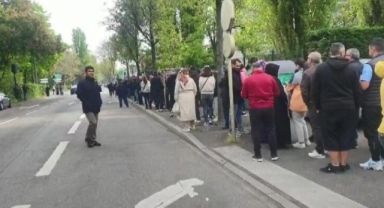 Almanya’dan sonra en çok Türk seçmenin bulunduğu Fransa’da oy verme işlemi devam ediyor