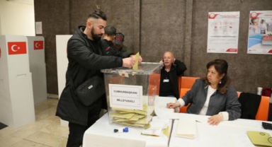 Antalya Havalimanı'nda ilk oylar kullanıldı