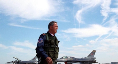 Bakan Akar'dan 'Dünya Pilotlar Günü' mesajı