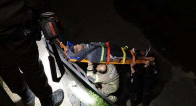 Bekçilerden kaçtı, dereye atlayıp ayağını kırdı